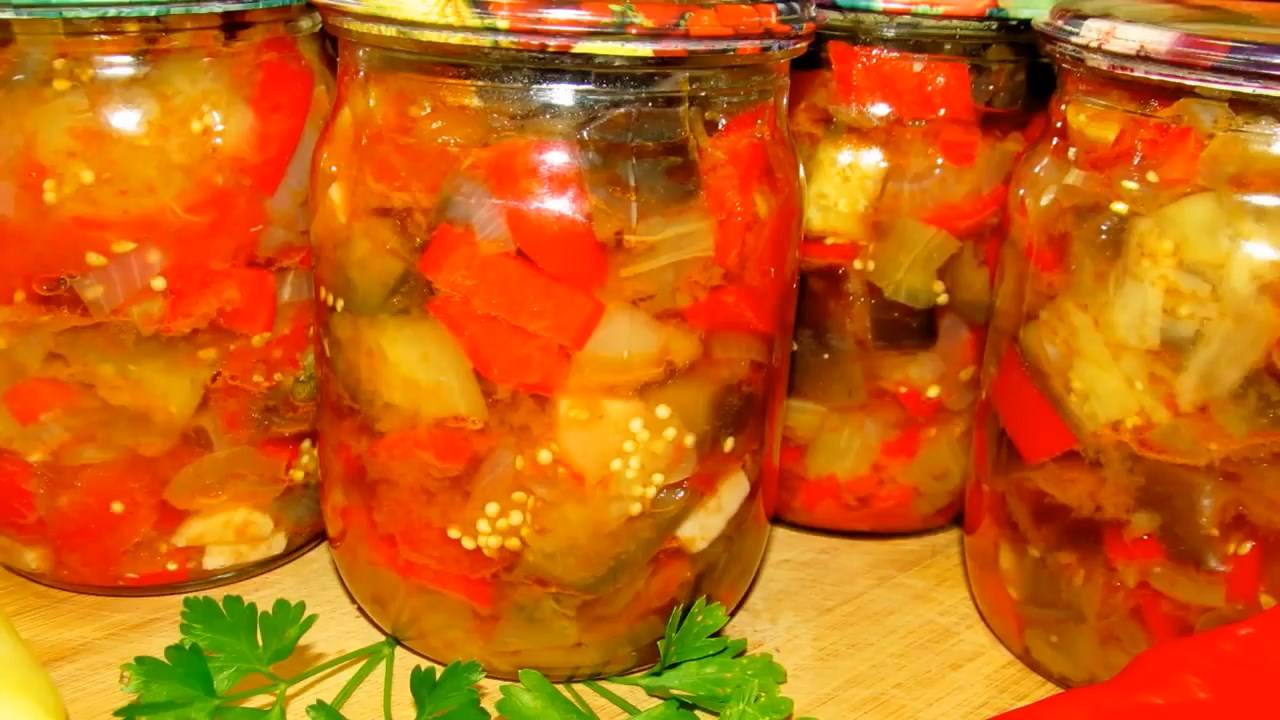 Так просто, а как вкусно. Именно такие, с баклажанами, чаще всего расходятся в первую очередь.