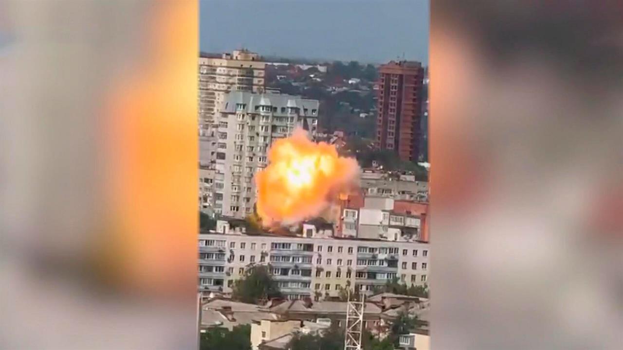 Момент удара беспилотника ВСУ по дому в Ростове-на-Дону попал на видео