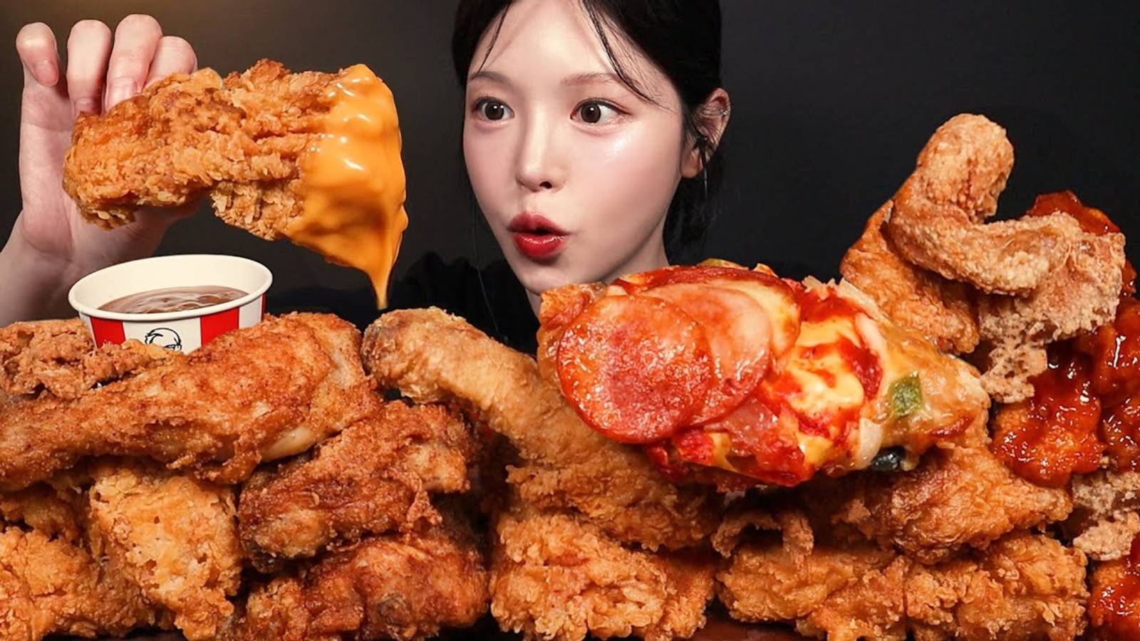 Корейская еда Мукбанг KFC Курица и Баранина ASMR - Korean Mukbang asmr.mp4
