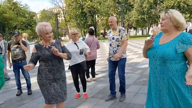Новый Танцевальный ХИТ!"Невозможно устоять!!!