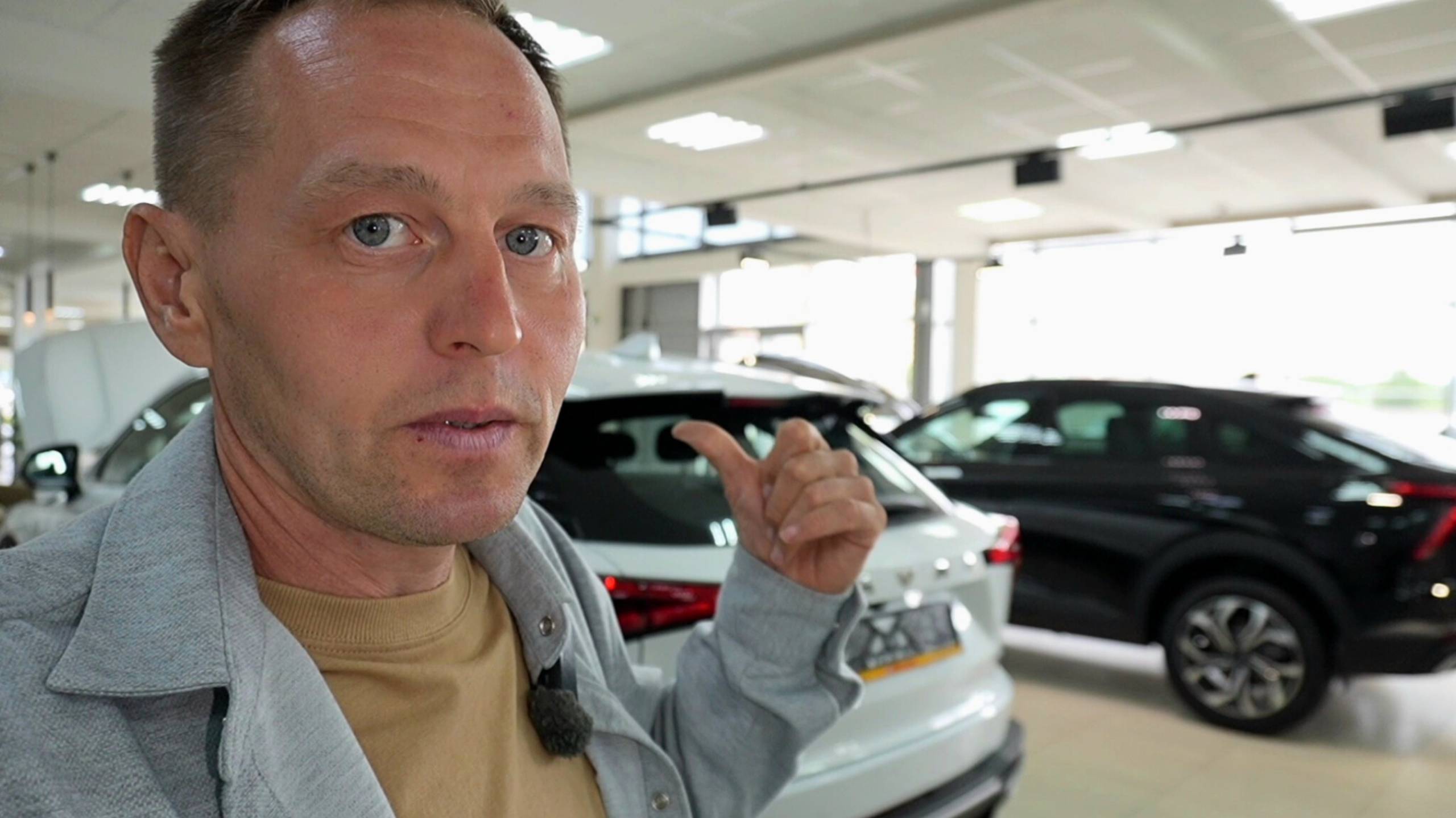Сотрудник HAVAL напал на клиента. Съемка запрещена? Такого я давно не встречал