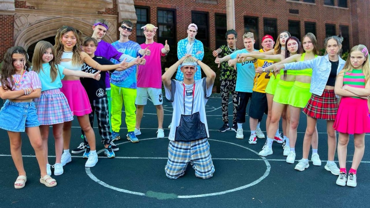 BAD BOY ХОЧЕТ ВЕРНУТЬСЯ В КАМПУС!!! ЧТО НА ЭТО СКАЖУТ ПОДРОСТКИ ШКОЛЫ КАМИЛЬ И АМИНА ПЕРЕД ВЫБОРОМ