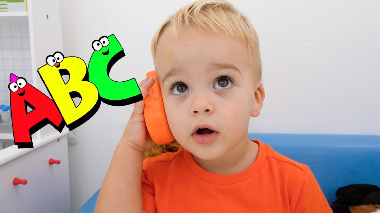 Влад и Ники. Крис изучает алфавит и животных! Веселое видео для детей!