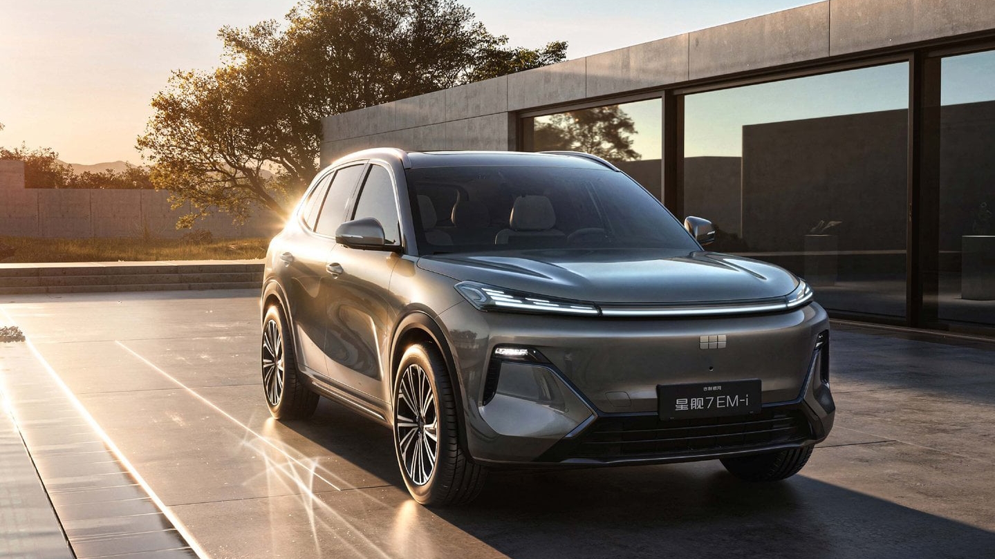 Раскрыты цены и характеристики нового Geely Galaxy Starship 7 2026 для российского рынка