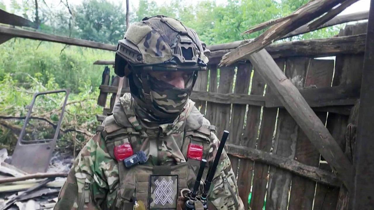 Бойцы 810-й Гвардейской бригады морской пехоты расширяют полосу безопасности
