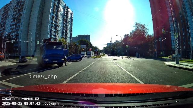 Решил развернуться и устроил ДТП в Москве