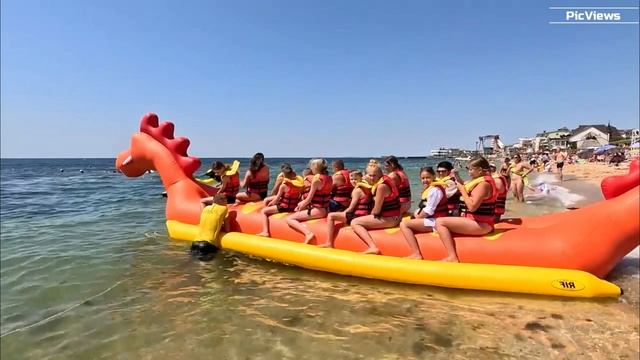 Крым Феодосия пляж Золотые пески сегодня 25 августа 2025. Погода в Феодосии сейчас, обстановка