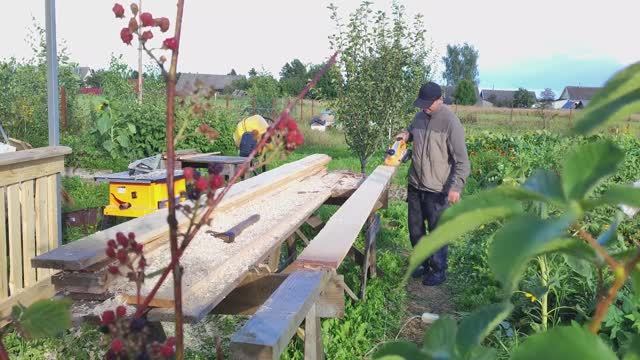 Беседка строится понемногу)