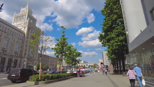 Летние Патрики 🌿 Прогулка по Москве — уют, пруд, кафе, закат, городской стиль, атмосфера, эмоции 🚶