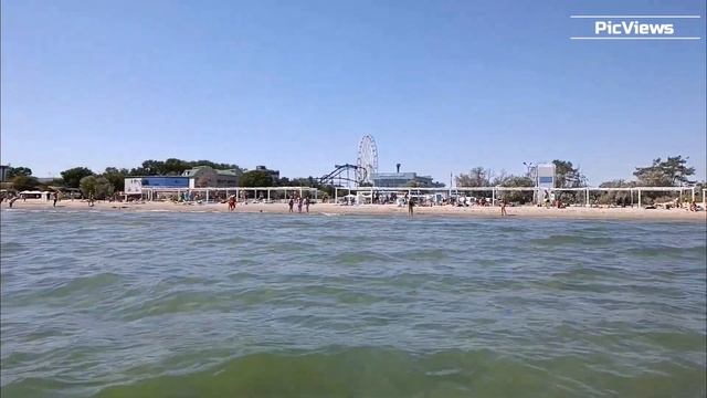 Анапа Центральный пляж сегодня 27 августа 2025. Обстановка на пляже в Анапе. Погода в Анапе сейчас