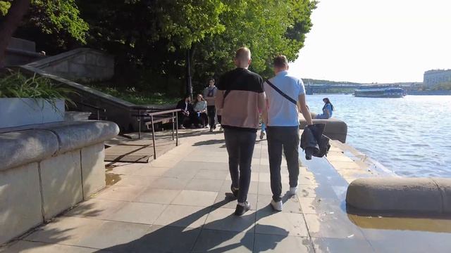 🌿 Прогулка по набережной Нескучного сада 🚶♂️ Атмосфера Москвы у реки и летнее настроение