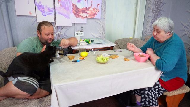 Сколько картошки я накопал мама пенсионерка плачет кушать будет нечего придется покупать ДЕРЕВЕНСКИЕ