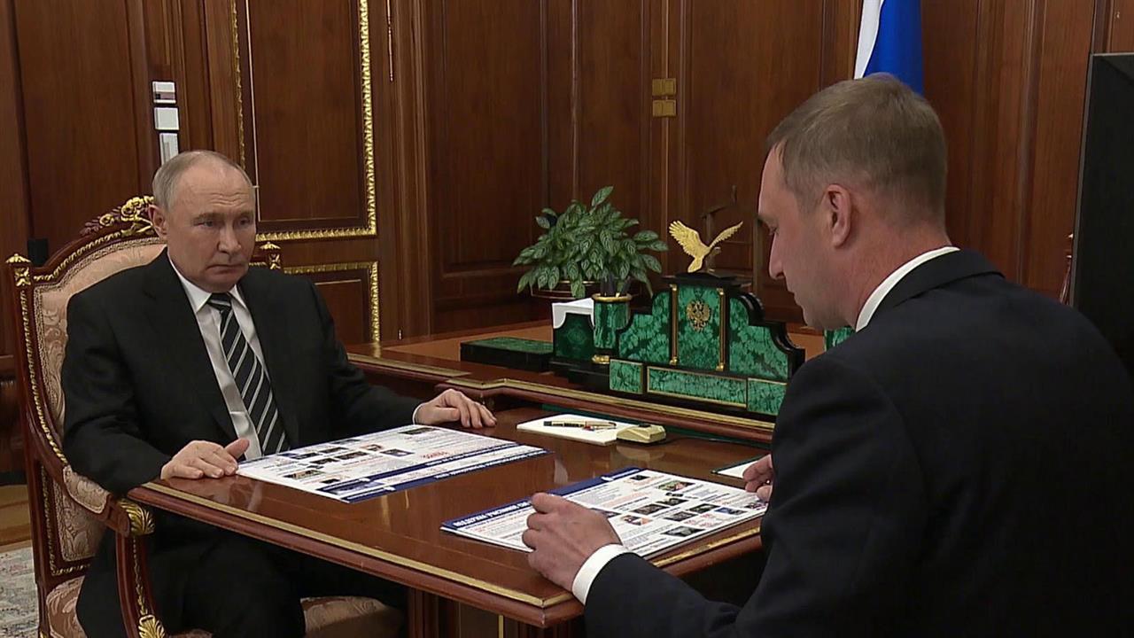 О том, как в Саратовской области поддерживают участников СВО, В. Путину доложил Р. Бусаргин.