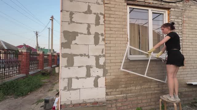 ПОМЫЛА ОКНА ИСПЕКЛА ХЛЕБ РАБОТА В ОГОРОДЕ КИПИТ