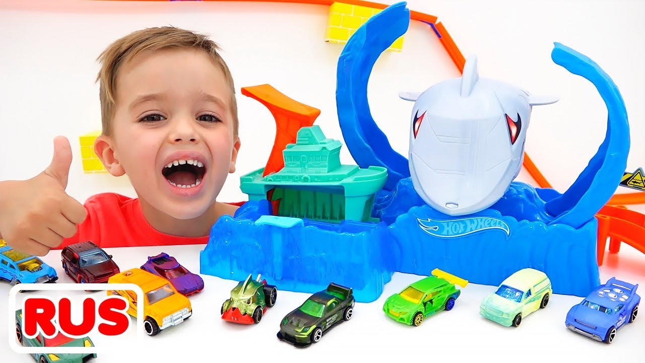 Влад и Ники играют с игрушечными машинками | Hot Wheels City! Веселое видео для детей!