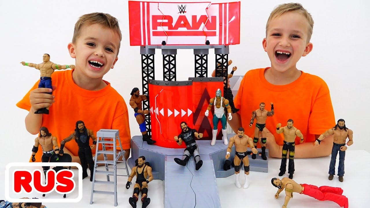 Влад и Ники играют с игрушками WWE! Веселое видео для детей!