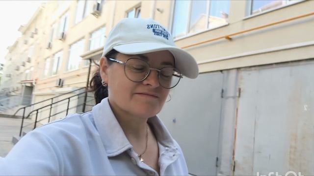 Пока у меня выходной мы выберем обои/Ремонт дома своими руками/Жизнь в Крыму