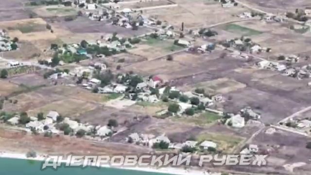 Херсонское направление 🔥Наши операторы дронов следят за каждым шагом противника на земле, видят...