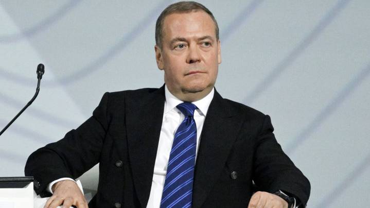 Медведев сообщил плохие новости для "редких уродов Мерца и Макрона"