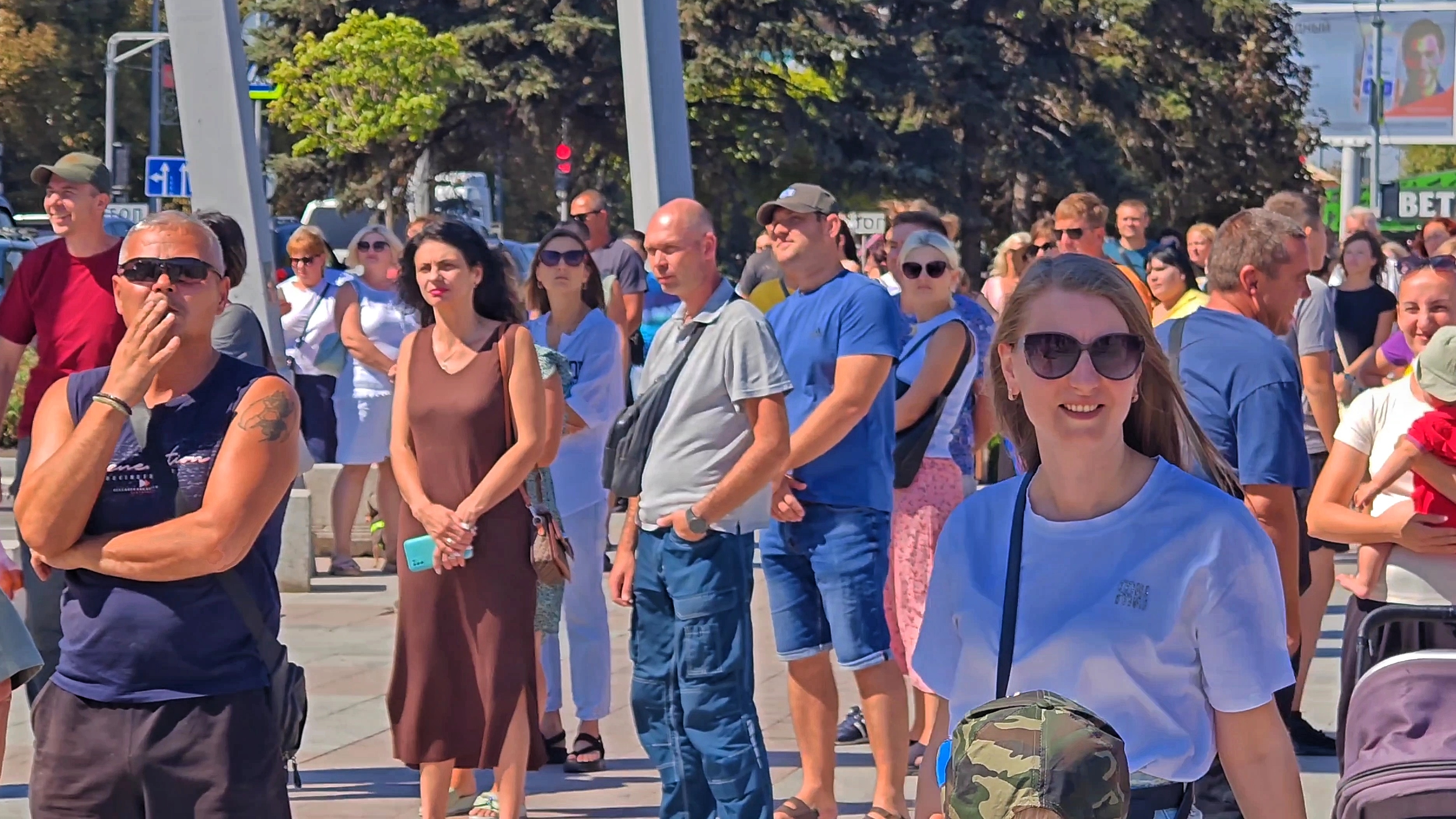 МАРИУПОЛЬ Ну, теперь точно всё.Массовая встреча на площади🏛️Восстановление и Жизнь сегодня