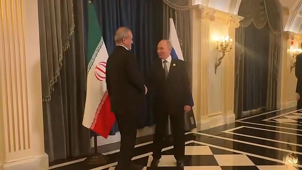 Встреча Путина и президента Ирана Пезешкиана началась в рамках саммита ШОС