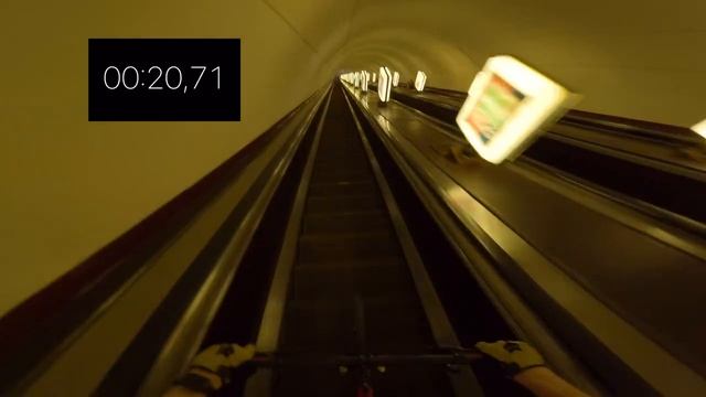 Спуск на байке на самую глубокую в мире станцию метро "Арсенальная".