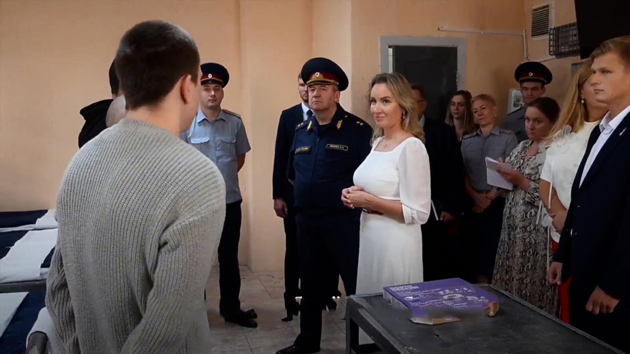 Львова-Белова навестила находящихся в столичном СИЗО школьников в День знаний