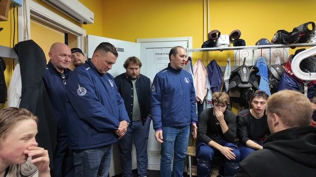 Победная раздевалка МХК «Буран» Москва после товарищеского матча с «Металлургом»