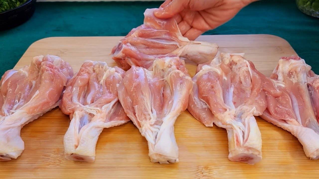 Ловите вкусный рецепт на ужин - куриные ножки с универсальной подливой, подойдет для любого блюда.