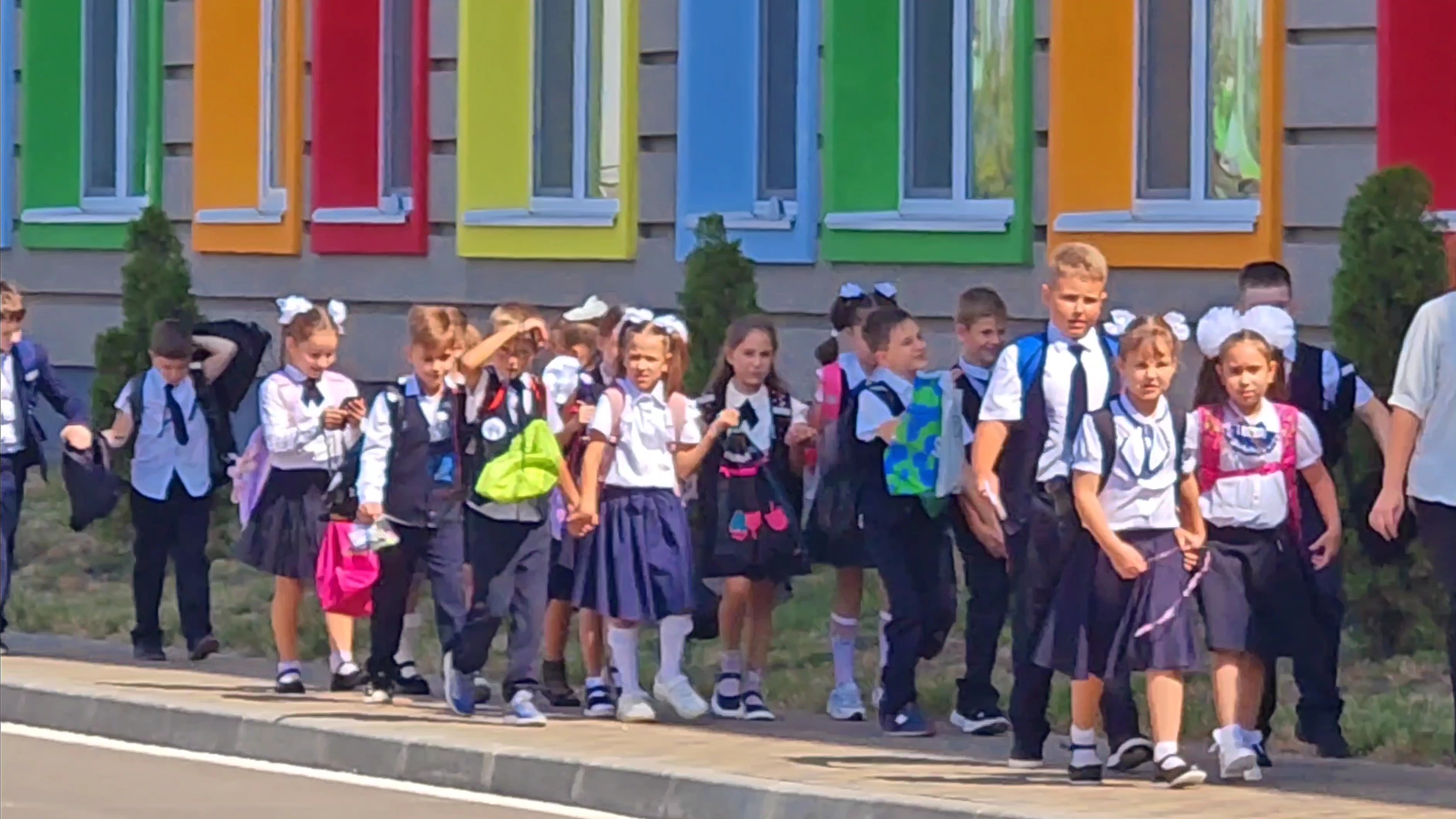 МАРИУПОЛЬ на 1 Сентября в Разных Школах Как отметили 🎉Жизнь города Сегодня