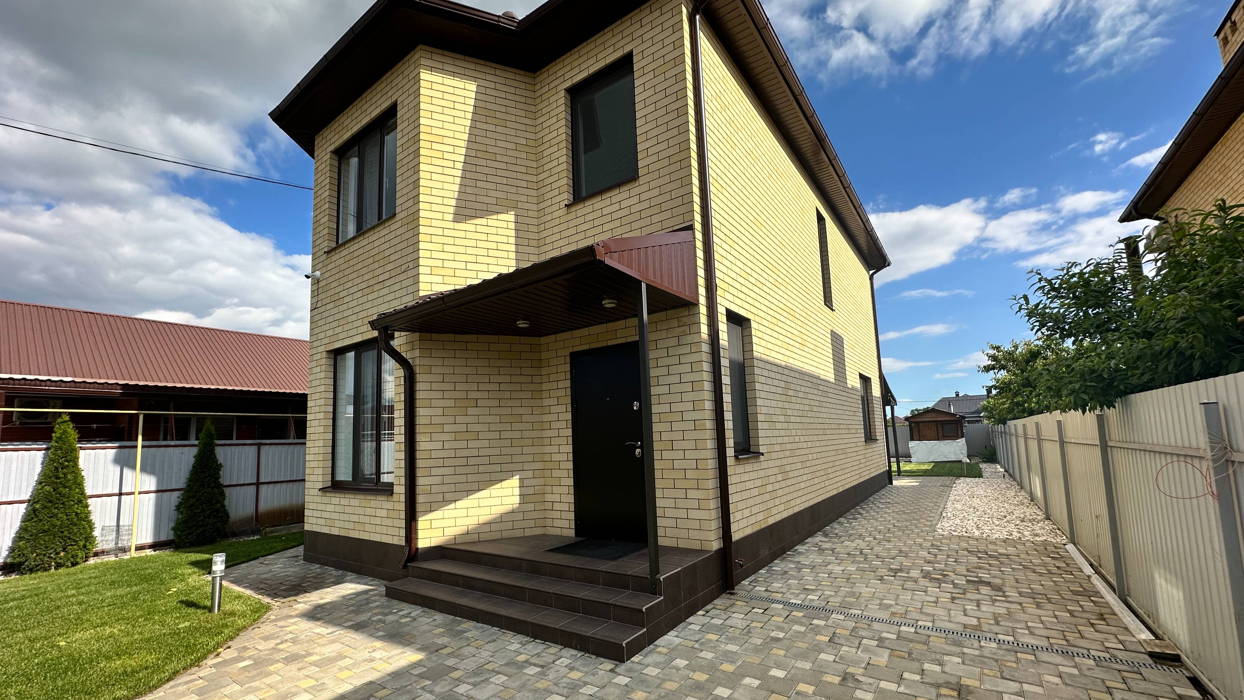 г. Краснодар - продается дом 122 кв. м с диз. отделкой и мебелью, участок 5 соток