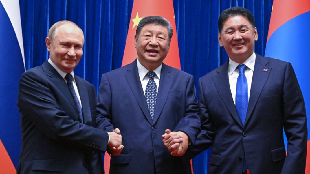 Трехсторонняя встреча лидеров России, Китая и Монголии началась в Пекине
