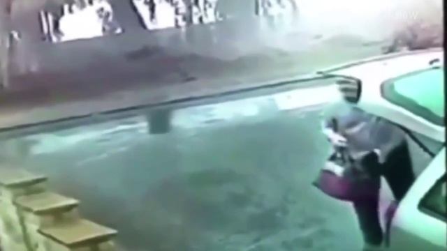 25 АТАК МОЛНИЙ на человека, снятых на камеру
