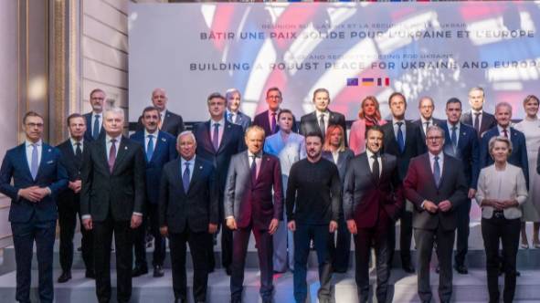 Макрон упрашивает США прислать хоть кого-то на саммит «коалиции желающих»