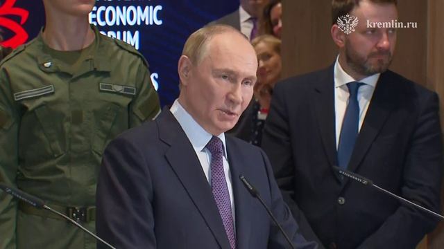 Президент по видеосвязи дал старт работе новых объектов инфраструктуры в регионах Дальнего Восто...