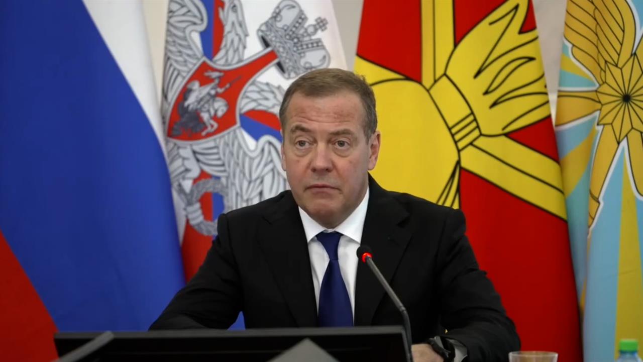 "Это bullshit" - Медведев о работе европейской "коалиции желающих"