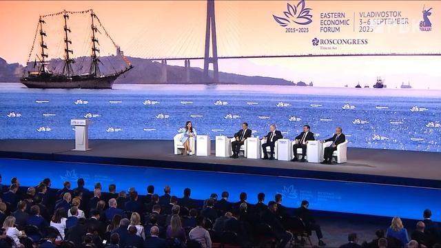 Путин не согласился со словами Грефа о технической рецессии