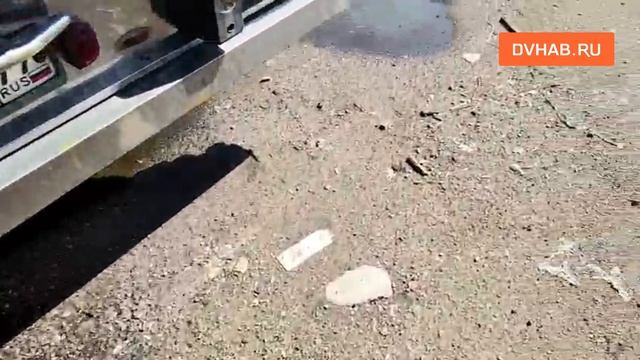 Нелегальный рынок организовали на автостоянке