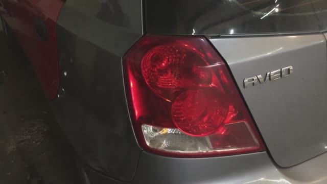 Как снять заднюю фару в Шевроле Авео 2008г