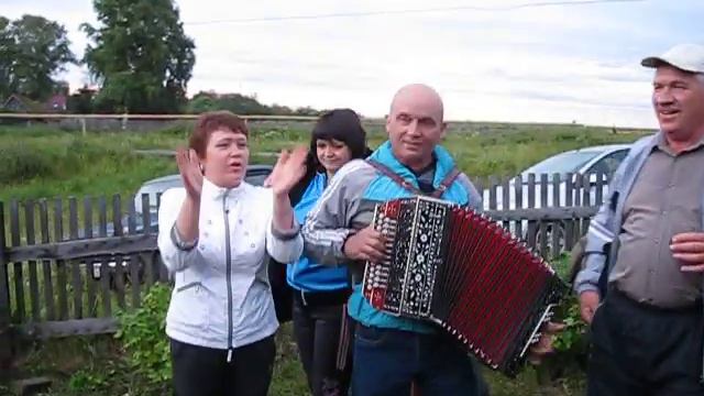 Гармонист  Кузьма  из  Селижая