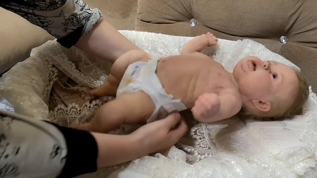 Силиконовая реборн робот. Silicone doll of a revived animatronic robot.mp4