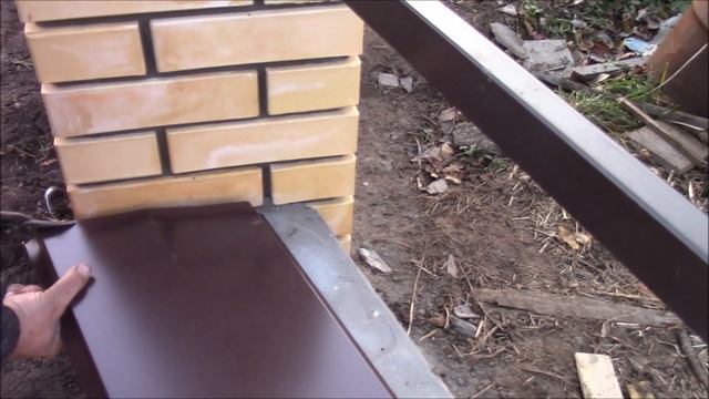 Технология установки парапета на кирпичный цоколь. Заканчиваем забор в Перми.