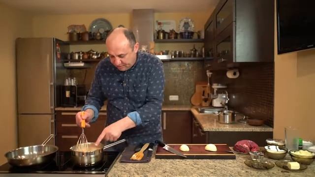 Классический бефстроганов.