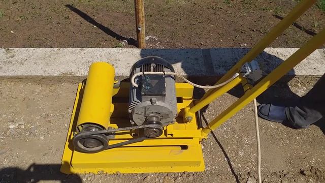 Самодельная Виброплита электрическая. So homemade vibrating plate.