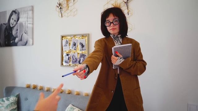 УЭНСДЕЙ АДДАМС от Рождения до Смерти!