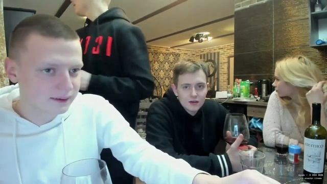 МЕЛСТРОЙ И ДЕВУШКА МЕЧТЫ. ВЗЯЛА В РОТ ПРЯМО НА СТРИМЕ | MELLSTROY