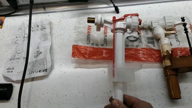 Инсталляция CERSANIT вода идёт на проток, подвесной унитаз, ремонт клапана Installation of CERSANIT