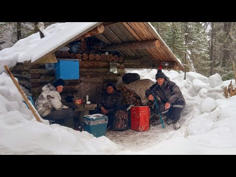 Забрались в Самую Глушь.Живём в Таёжной Избушке.Рыбалка на Хариуса..mp4