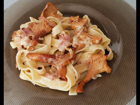 РЕЦЕПТ С ЛИСИЧКАМИ. ПАСТА С ЛИСИЧКАМИ И БЕКОНОМ. Сливочная паста с грибами. Рецепт пасты тальятелле.
