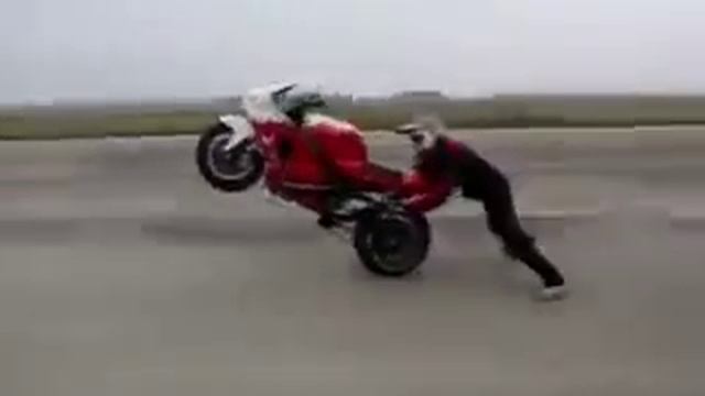 Самые крутые мото трюки на спорт байк Крутые мотоциклисты.mp4